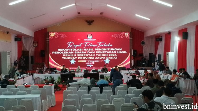 KPU Jabar Menargetkan Rekapitulasi Pemilu 2024 Tuntas Malam Ini